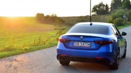 Alfa Romeo Giulia Veloce 2.0 TBi 280 KM - galeria redakcyjna - widok z ty?u