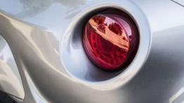 Alfa Romeo 4C (2015) - wersja amerykańska - prawy tylny reflektor - wyłączony