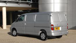 Toyota Hiace - wersja przedłużona - widok z tyłu