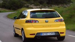Seat Ibiza IV Cupra - prawy tylny reflektor - wyłączony