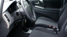 Suzuki Liana 1.6 (106 KM) hatchback - widok ogólny wnętrza z przodu