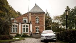 Skoda Superb Laurin & Klement 2.0 TDI 150 KM - galeria redakcyjna - widok z przodu