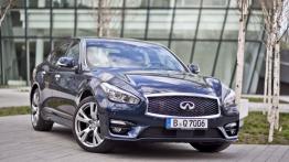 Infiniti Q70 2.2d 170 KM - galeria redakcyjna - widok z przodu