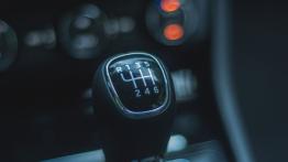 Skoda Superb Combi 2.0 TDI 190 KM - galeria redakcyjna - dźwignia zmiany biegów