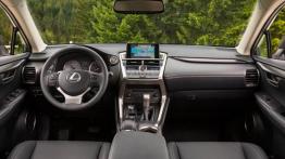 Lexus NX 200t (2015) - wersja amerykańska - pełny panel przedni