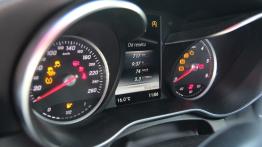 Mercedes Klasa C W205 Sedan - galeria redakcyjna - komputer pokładowy