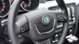 Skoda Superb II Kombi 2.0 TDI CR DPF 170KM - galeria redakcyjna - kierownica