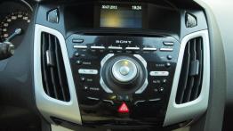 Ford Focus III Kombi 1.6 EcoBoost 150KM - galeria redakcyjna - konsola środkowa
