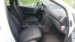 Mercedes Klasa A W169 160 95KM - galeria redakcyjna - widok ogólny wnętrza z przodu