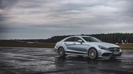 Mercedes na torze w Bednarach - prezentacja dynamiczna