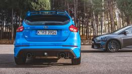 Ford Focus RS - niebieski terrorysta