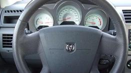 Dodge Avenger - tania limuzyna z silnikiem Volkswagena