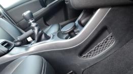 Fiat Freemont SUV 2.0 Multijet II 16v 140KM - galeria redakcyjna - tunel środkowy między fotelami