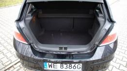 Opel Astra III 1.8 140KM OPC Line - galeria redakcyjna - bagażnik
