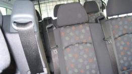 Mercedes Vito Kombi 115 CDI - galeria redakcyjna - tylna kanapa