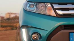 Suzuki Vitara 1.6 VVT 120KM - galeria redakcyjna - światła do jazdy dziennej - włączone