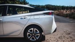 Toyota Prius IV - galeria redakcyjna - bok - inne ujęcie