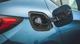 Opel Astra K - dobra, choć nie luksusowa - wlew paliwa