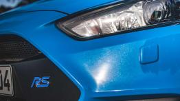 Ford Focus RS (2016) - galeria redakcyjna - lewy przedni reflektor - wyłączony