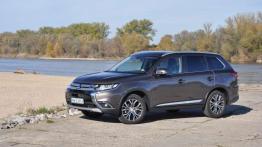 Mitsubishi Outlander 2.2 DID Intense Plus 4WD - galeria redakcyjna - lewy bok