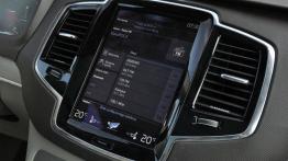 Volvo XC90 II 2.0 D5 225 KM - galeria redakcyjna - ekran systemu multimedialnego