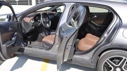 Mercedes GLA 250 4Matic 211 KM - galeria redakcyjna - widok ogólny wnętrza