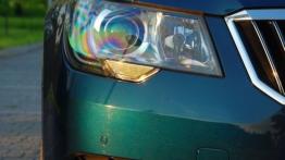 Skoda Superb II Kombi Facelifting - galeria redakcyjna - prawy przedni reflektor - wyłączony