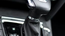 Skoda Superb II Kombi 2.0 TDI CR DPF 170KM - galeria redakcyjna - skrzynia biegów
