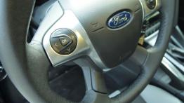 Ford Focus III Kombi 1.6 EcoBoost 150KM - galeria redakcyjna - kierownica
