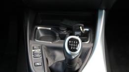 BMW Seria 1 F21 Hatchback 3d 114i 102KM - galeria redakcyjna - skrzynia biegów
