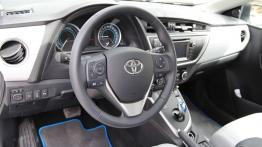 Toyota Auris II Touring Sports - galeria redakcyjna - pełny panel przedni