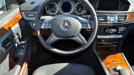 Mercedes Klasa E W212 Facelifting - galeria redakcyjna - kokpit