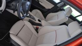 BMW X1 Facelifting - galeria redakcyjna - widok ogólny wnętrza z przodu