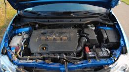 Toyota Auris II Hatchback 5d Valvematic 130 132KM - galeria redakcyjna - maska otwarta