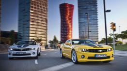 Chevrolet Camaro Coupe - wersja europejska - widok z przodu