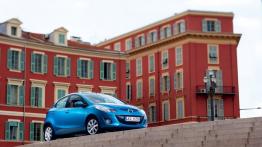 Mazda 2 Facelifting - wersja 5-drzwiowa - widok z przodu