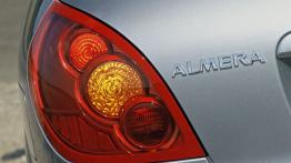 Nissan Almera - widok z tyłu
