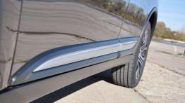 Mitsubishi Outlander 2.2 DID Intense Plus 4WD - galeria redakcyjna - bok - inne ujęcie