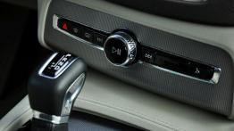 Volvo XC90 II 2.0 D5 225 KM - galeria redakcyjna - konsola środkowa