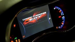 Jeep Grand Cherokee Facelifting SRT8 - galeria redakcyjna - komputer pokładowy
