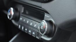 Kia Carens IV 1.6 GDI 135KM - galeria redakcyjna - panel sterowania wentylacją i nawiewem