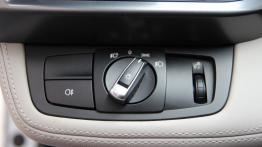 BMW i8 362KM - galeria redakcyjna - panel sterowania pod kierownicą