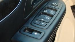 Lancia Voyager Van 3.6 V6 283KM - galeria redakcyjna - sterowanie w drzwiach