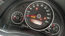 Volkswagen up! Hatchback 5d 1.0 MPI 75KM - galeria redakcyjna - prędkościomierz