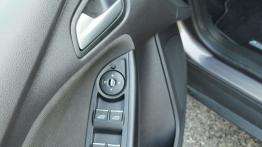 Ford Focus III Kombi 1.6 EcoBoost 150KM - galeria redakcyjna - sterowanie w drzwiach