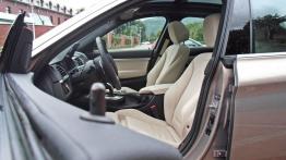 BMW Seria 3 F34 Gran Turismo 320d 184KM - galeria redakcyjna - widok ogólny wnętrza z przodu