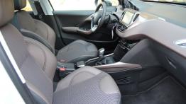Peugeot 2008 - galeria redakcyjna - widok ogólny wnętrza z przodu