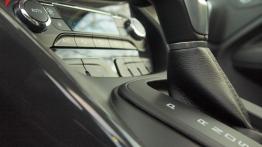 Ford Kuga II - galeria redakcyjna - skrzynia biegów