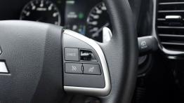 Mitsubishi Outlander III SUV 2.0 SOHC MIVEC 147KM - galeria redakcyjna - sterowanie w kierownicy