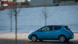 Nissan Leaf Hatchback 5d Elektryczny 109KM - galeria redakcyjna - lewy bok